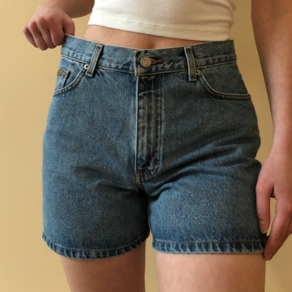Vintage Calvin Klein shorts - Picture 2 of 5